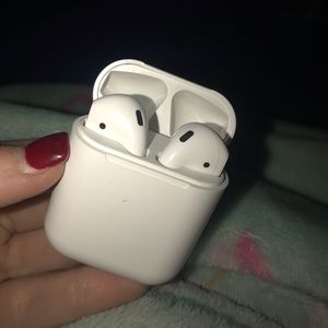 AirPods
